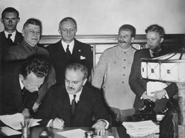 Молотов, Риббентроп и Сталин