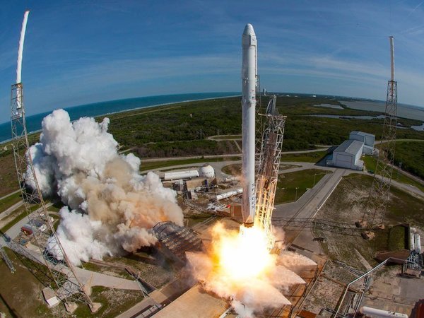 Запуск ракеты-носителя Falcon 9