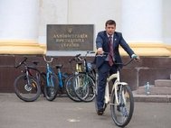 Владимир Зеленский на велосипеде