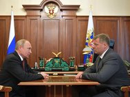 Владимир Путин и врио главы Астраханской области Игорь Бабушкин