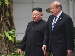 Дональд Трамп и Ким Чен Ын 30 июня 2019 года