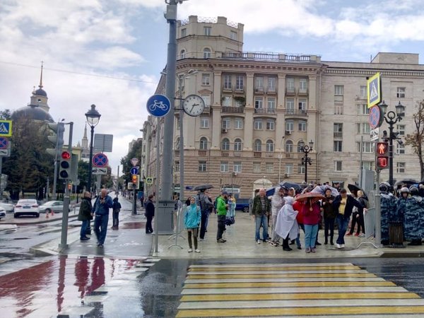В москве более восемьсот уличных. В москве более восемьсот уличных