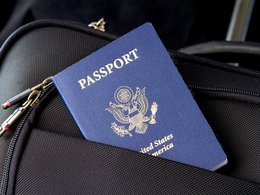 Чемодан, паспорт США