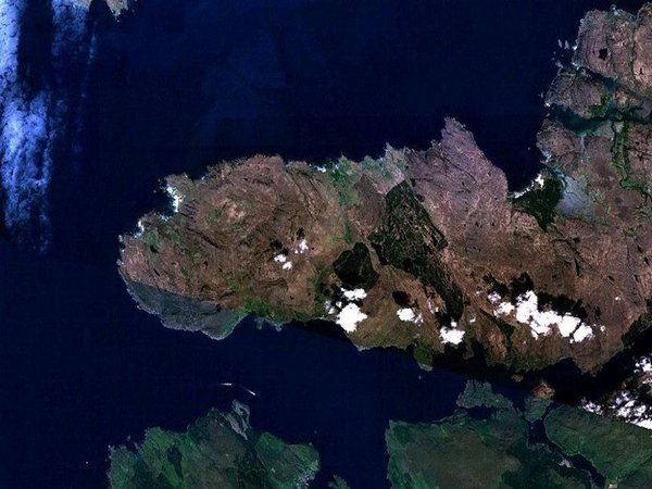 Полуостров Арднамерхан в Шотландии. Вулканический комплекс возрастом 55 млн лет на северо-западе полуострова является популярным местом для геологической практики и исследований