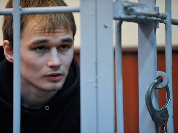 Азат Мифтахов, задержанный по делу об изготовлении взрывчатки и хулиганстве, в суде