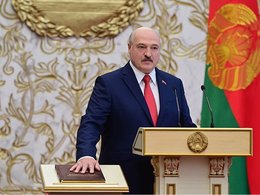 Александр Лукашенко приносит присягу президента