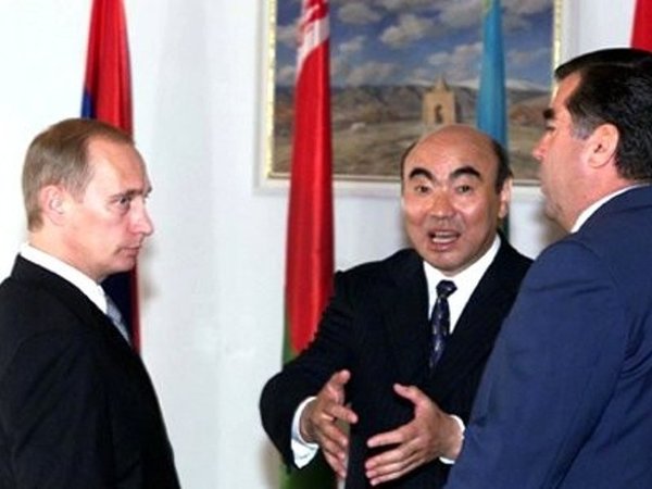 Владимир Путин с Аскаром Акаевым и Эмомали Рахмоновым, 11 октября 2000 года