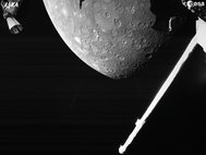 Снимок, сделанный камерой на модуле Mercury Transfer Module на расстоянии 2418 км от Меркурия