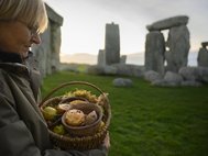 Волонтеры фонда English Heritage приготовили пироги с начинкой по гипотетическому древнему рецепту