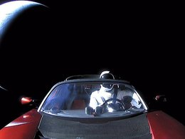 Tesla Roadster перед выходом на солнечную орбиту