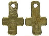 Золотой крест с рунической надписью