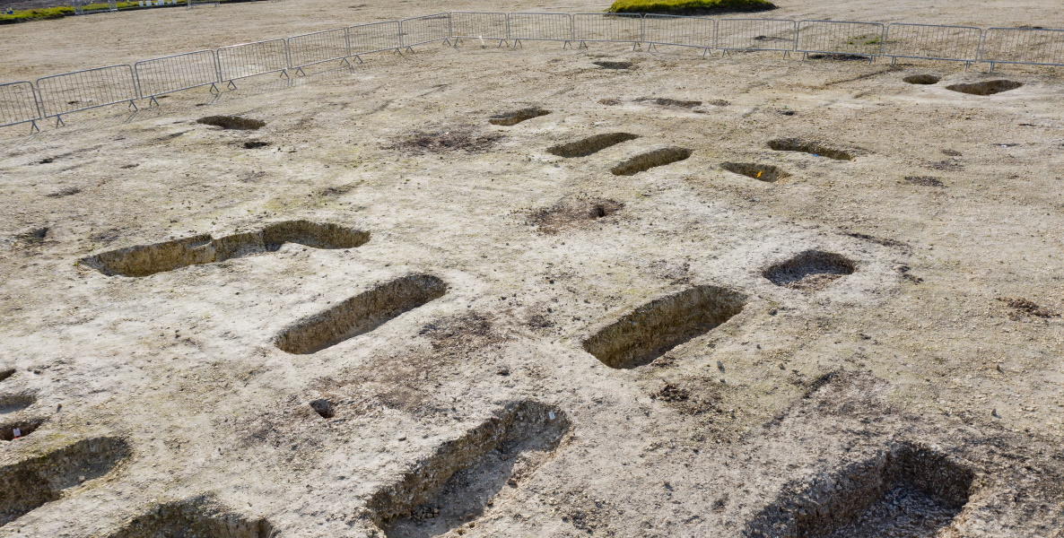 На строительстве железной дороги в Великобритании нашли большое англосаксонское кладбище
