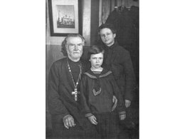 Священномученик Петр Сахаровский с семьей