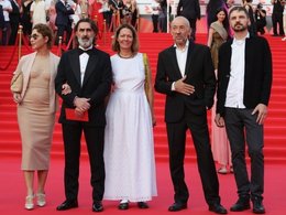 Вячеслав Бутусов, Сергей Дебижев и съемочная группа фильма «Святой архипелаг»