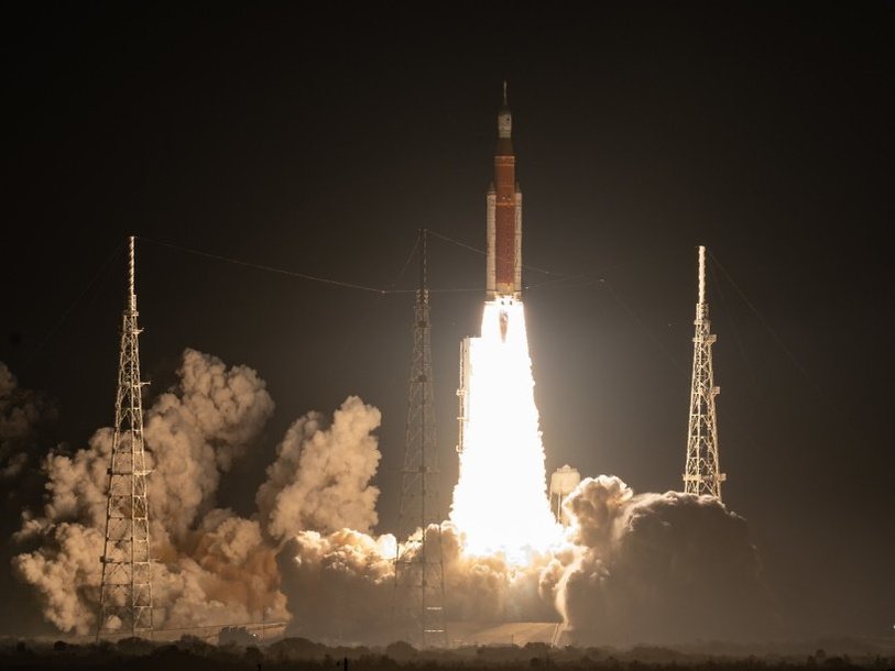 Запуск космического корабля «Орион» в рамках программы Artemis 1