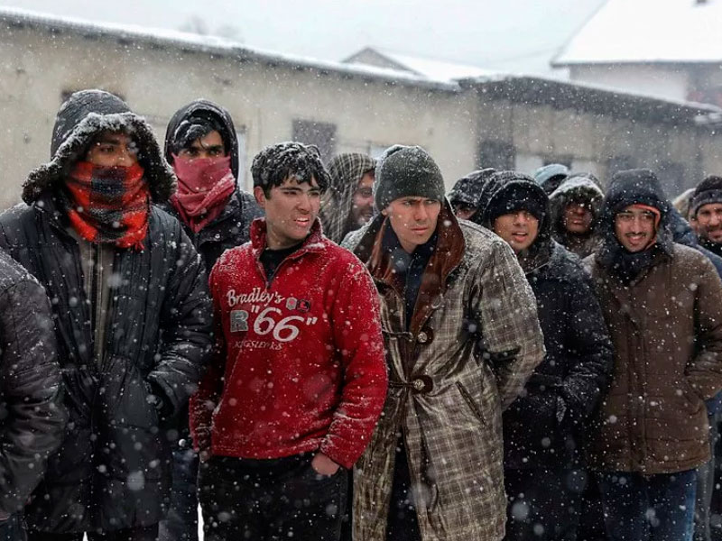 В Британии и Франции обнаружили грузовики с мигрантами. Что об этом известно?