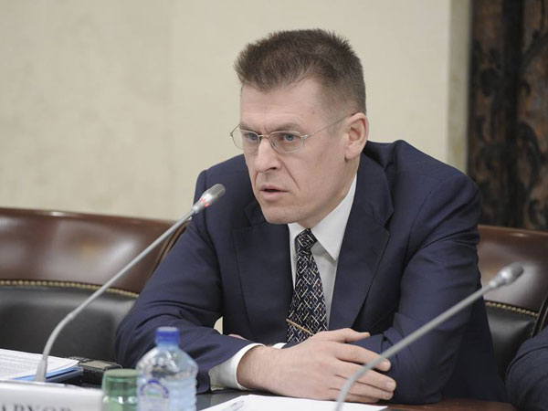 Кто «раскачивает сук»