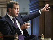 Медведев не отправит Путина в отставку