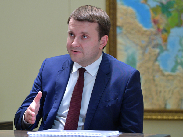 По «майской» указке