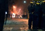 В пригородах Парижа шестой день продолжаются беспорядки