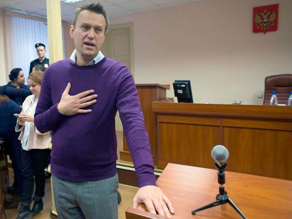 #100 СЛОВ. В Кирове продолжился суд над Навальным