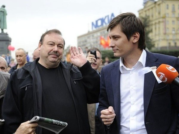 В едином порыве