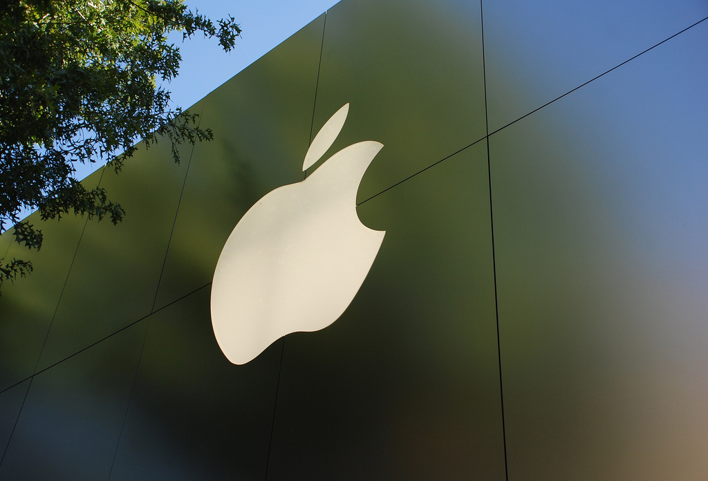 Apple тестирует новый айфон с шестидюймовым экраном
