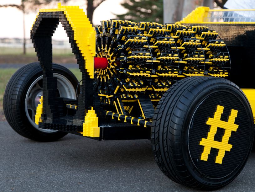 Автомобиль из Lego разогнался до 32 км/ч
