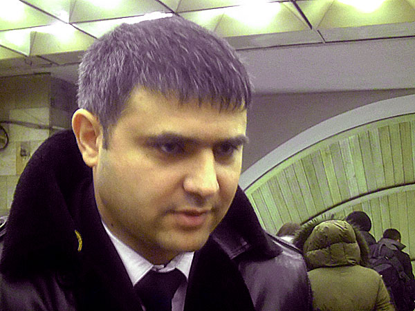 Метрополитен учит смотреть под ноги