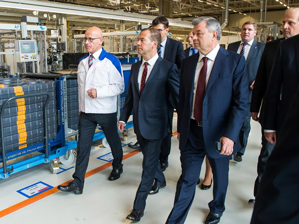 Дмитрий Медведев посетил калужский завод «Фольксваген Груп Рус»
