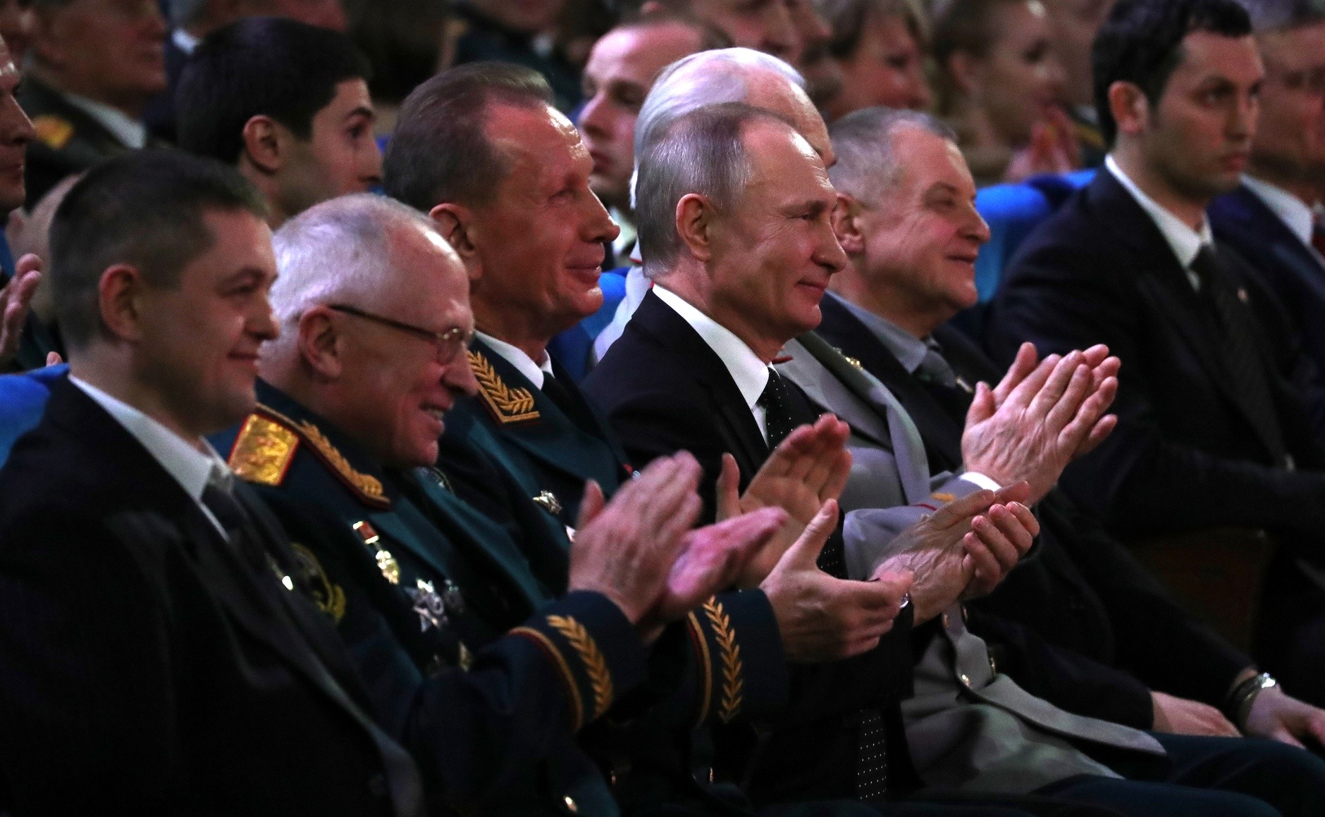 Подавляющее путинское большинство
