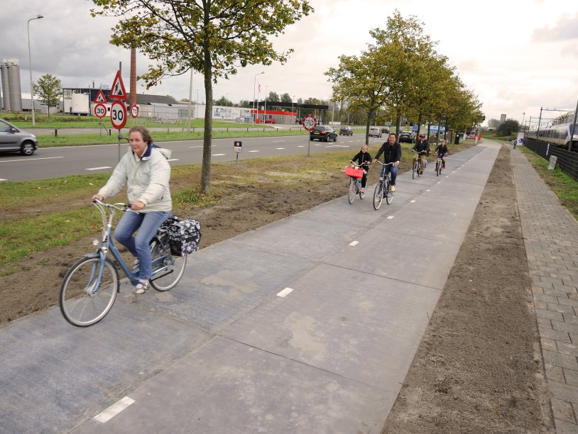 В Нидерландах появилась солнечная дорога