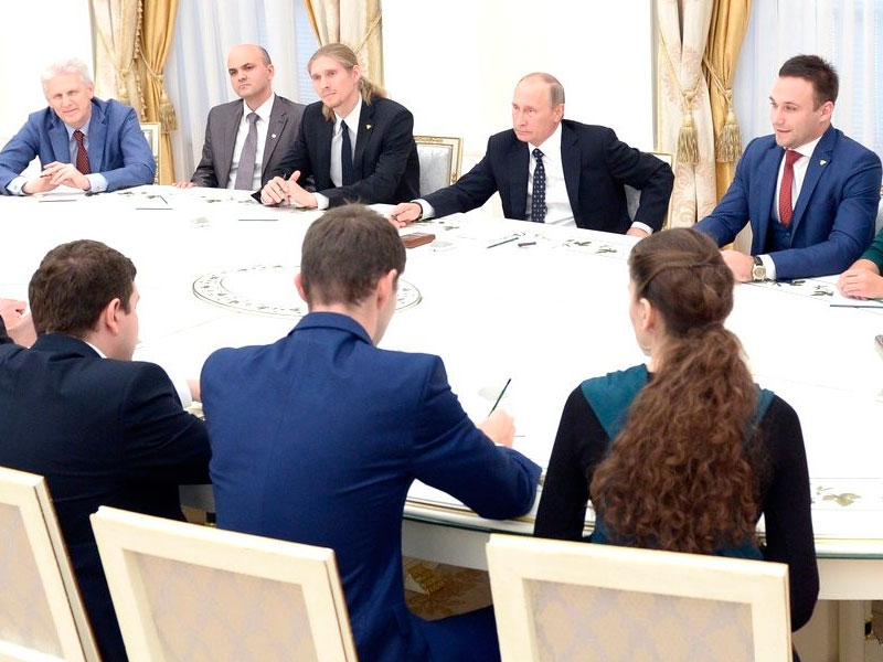 Важнее образования
