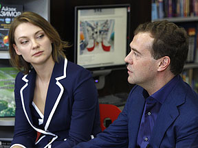 ЕР: У Медведева есть лапа!