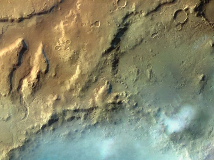 ESA опубликовало новые снимки марсианских облаков