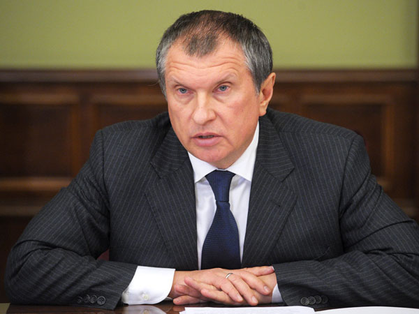 Сечин назвал провокацией слухи об участии «Роснефти» в обвале рубля