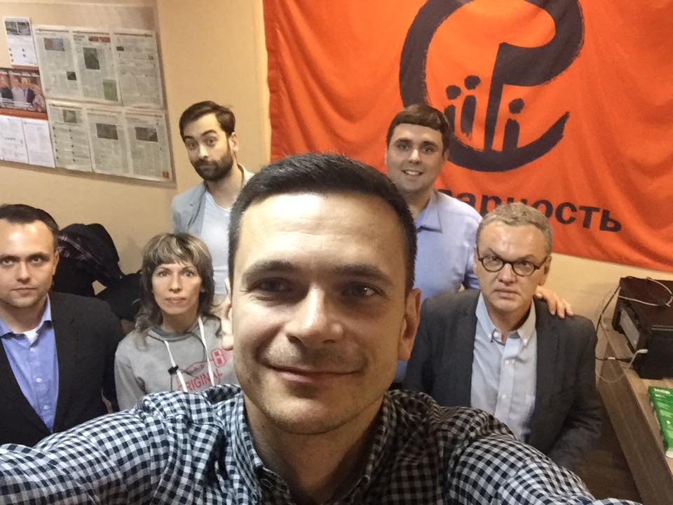 #100 СЛОВ. Яшин защищает свою власть в суде