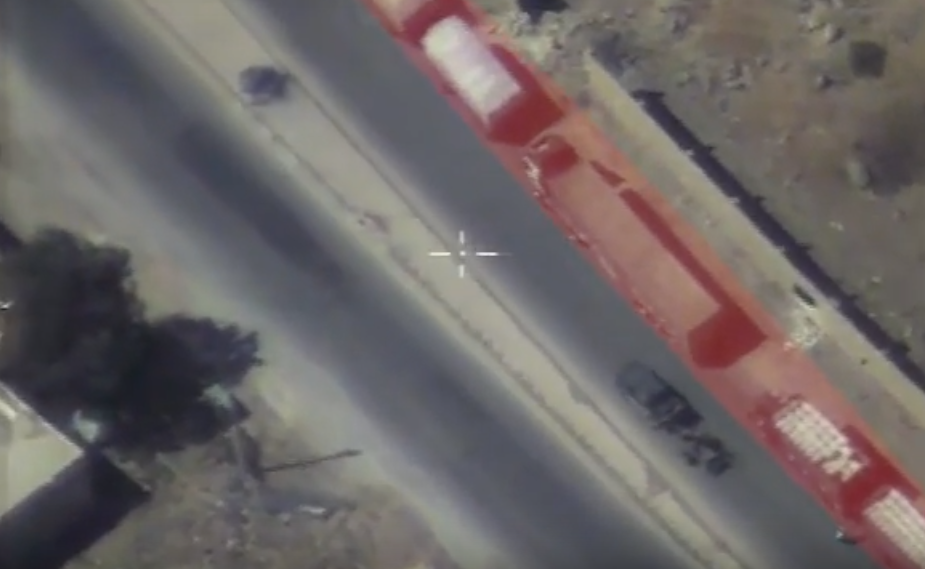 Видео дня. Вооруженная гумколонна под Алеппо