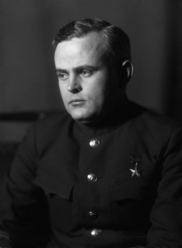 Петр Ширшов
