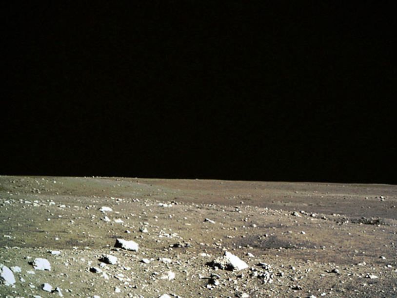 Китайский луноход промахнулся на 400 километров