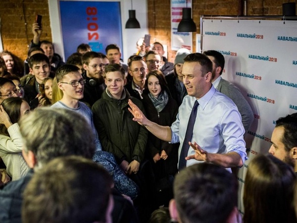 В Кремле решили изучить Навального