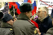 Московский ОМОН "зачистил" антифашистский пикет