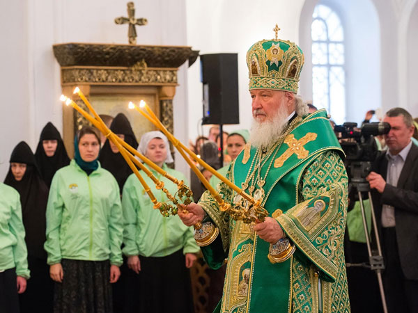 Святейший Патриарх Кирилл совершил Литургию в Казанской пустыни в Шамордино