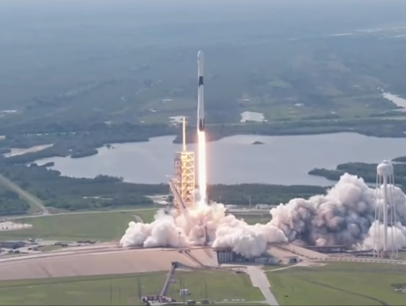 Первый запуск Falcon 9 Block 5