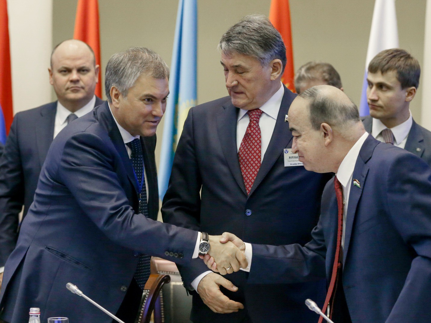 #100 СЛОВ. Володин выходит на международный уровень
