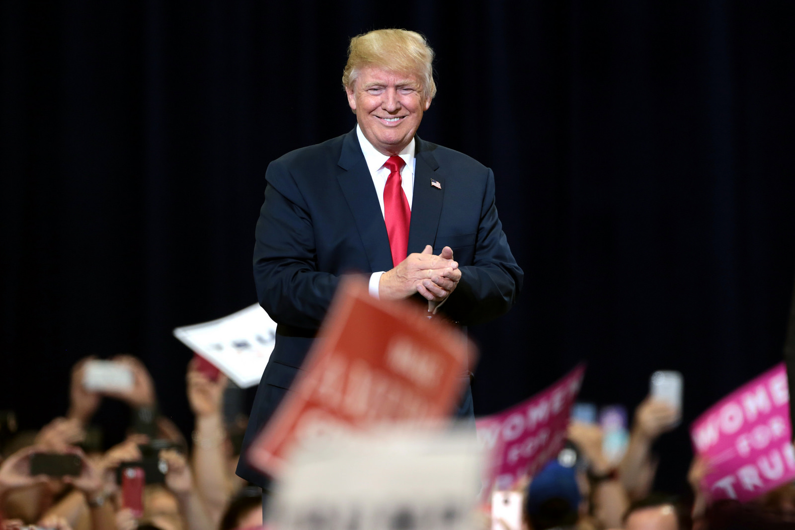 Трамп как отклонение на пути к демократии