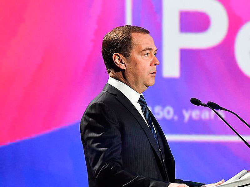 #100 СЛОВ. Громкие речи Медведева