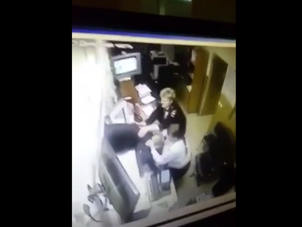 Видео дня. Побег без штанов
