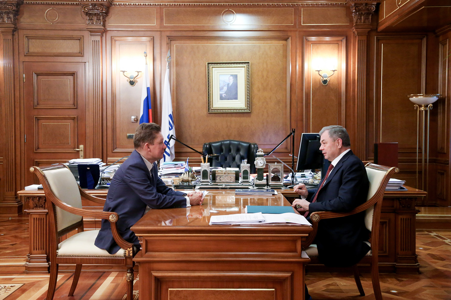 Анатолий Артамонов предложил использовать высокотехнологичную продукцию калужских предприятий для нужд «Газпрома»