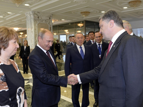 Путин и Порошенко поговорили о ситуации на Украине